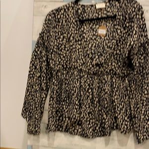 Woman’s blouse in chiffon umpire waist with v neck